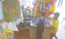 Xác minh vụ học sinh bị người đàn ông đánh liên tiếp vào mặt ở Huế