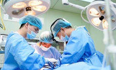 Ca phẫu thuật phức tạp cắt u ác tính cho bệnh nhân 14 tuổi