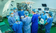 Hành trình nhân ái vượt qua mọi ranh giới của cô gái người Anh trao đời sự sống