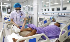 Tự ý bôi cao nóng vào vết xước, người đàn ông bị nhiễm trùng huyết nặng