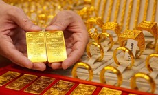 Chốt giá vàng hôm nay ngày 10/5 tăng rất mạnh, người mua vẫn lỗ đậm