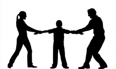 Sau ly hôn, trẻ em đối mặt nguy cơ bạo hành từ chính người thân: Con nên ở với ai?