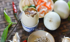 Người cao tuổi ăn trứng vịt lộn có tốt không?