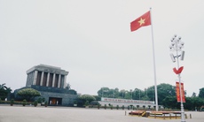 Cận cảnh lễ thượng cờ tại Lăng Bác những ngày tháng 5 lịch sử