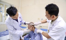Từ khoản tạm ứng 2 triệu đồng đến ca mổ ở Bệnh viện K hồi sinh tương lai cho thiếu niên mắc ung thư da