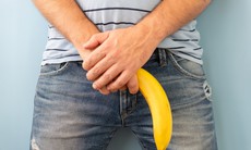 Vì sao yếu sinh lý ở nam giới ngày càng trẻ hóa?