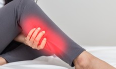 Thường xuyên đau nhức bắp chân, hãy thử ngay 2 mẹo này 