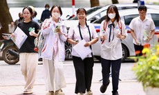Ảnh: Thí sinh rạng rỡ đi làm thủ tục dự thi tốt nghiệp THPT năm 2026