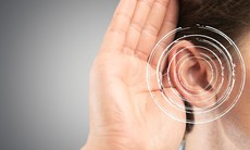 Nghe kém, nghẹt tai kéo dài do đâu?