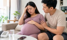 Nắng 40°C: Vì sao thai phụ dễ dị phù chân hơn?