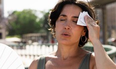 Vì sao phụ nữ tiền mãn kinh thường bị bốc hỏa? 