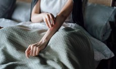Ngứa da nhiều ban đêm cảnh giác với suy thận