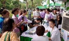 Hàng trăm người được tư vấn sức khỏe tại Ngày Dinh dưỡng cộng đồng Việt Nam lần 7
