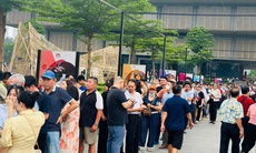 Xếp hàng dài nhận vé vào xem Quy hoạch tổng thể Thủ đô tầm nhìn 100 năm, người dân mong tận mắt thấy tương lai của Hà Nội
