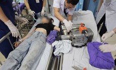 Cô gái 19 tuổi bị mất bàn tay do tai nạn trong lúc vận hành máy xay