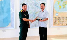 Thiếu tá quân đội trao trả hơn 200 triệu đồng nhặt được trên đường