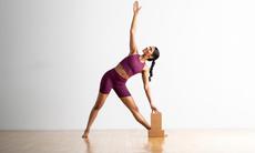 5 tư thế yoga giúp phụ nữ U50 duy trì cơ bắp