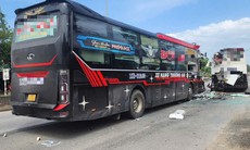 Hai xe khách va chạm trên quốc lộ làm 4 người thương vong