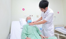 Khàn tiếng kéo dài, cụ ông 75 tuổi được phát hiện ung thư thanh quản