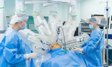 Vượt nửa vòng Trái Đất, bệnh nhân ung thư người Australia chọn Việt Nam để điều trị