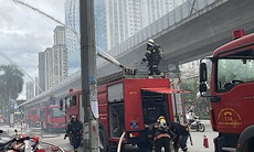Cháy tại Trần Phú (Hà Đông), nhiều xe chữa cháy được điều động tới hiện trường