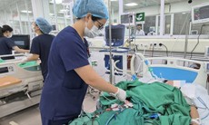 Hà Nội: Một phụ nữ nguy kịch, phải lọc máu liên tục do sốt xuất huyết biến chứng nặng