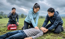 Chuyên gia chỉ ra 2 sai lầm nhiều người mắc phải khi gặp nạn nhân bị sét đánh