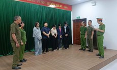 Đóng giả bác sĩ, dọa có bệnh để 'dụ' chị em đi chăm sóc 'vùng kín'