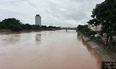 Mưa bão khiến hàng trăm nhà dân bị ngập, địa phương chủ động sơ tán dân