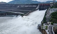 Đóng cửa xả lũ thủy điện Hòa Bình ứng phó với bão số 4