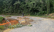 Sạt lở nghiêm trọng tại Lạng Sơn, hàng chục nghìn m3 đất đá tràn xuống đường