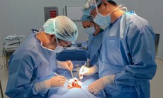 Báo động đỏ 'cứu' tinh hoàn bé trai chấn thương nghiêm trọng do tai nạn xe đạp