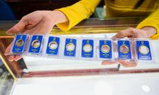 Chốt giá vàng hôm nay ngày 4/8 diễn biến rất lạ