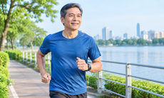 Sau tuổi 50, chạy bộ bao nhiêu là vừa để tăng sức bền, giữ cơ?