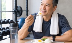 Sau tuổi 50: Nên ăn lòng trắng hay cả quả trứng sau tập luyện?
