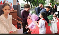 Cô bé 7 tuổi và khoảnh khắc đặc biệt khi tặng hoa Nhà vua Thái Lan