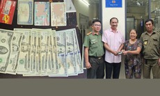Người phụ nữ nhặt ve chai trả lại ví chứa gần 400 USD cho người đánh rơi