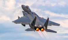 Tiêm kích F-15EX và F/A-18 Mỹ lộ rõ khác biệt khi đối đầu trên không