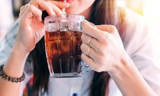 Người phụ nữ 34 tuổi tử vong vì thói quen uống nước ngọt và nước tăng lực