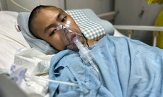 Đi phụ hồ kiếm tiền mua sách, nam sinh ngã từ tầng 5 đa chấn thương nặng