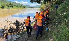 Thanh niên 23 tuổi đi xe máy bất ngờ rơi xuống sông Mã