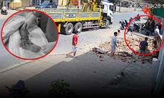 Cổng làng sập đè bé trai lớp 3, bác sĩ nối tạm bàn tay vào mạch máu cẳng chân