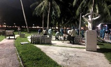 Thức trắng đêm sau màn pháo hoa rực rỡ để công viên sạch đẹp lúc bình minh