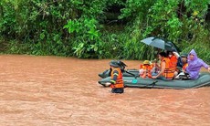 Vì sao đợt mưa lớn ở miền Trung diễn biến phức tạp?