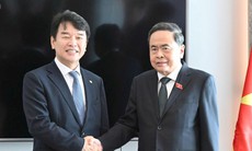 Chủ tịch Quốc hội tiếp Chủ tịch nhóm Hữu nghị Hàn Quốc - Việt Nam Moon Jin-seok