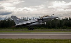 Tiêm kích Rafale đối đầu Typhoon 'tranh ngôi vua bầu trời' châu Âu?
