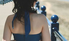 Bồ nhí của chồng gửi ảnh khoả thân vào điện thoại của tôi