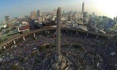 Hàng nghìn người biểu tình vây tư gia của Thủ tướng Thái Lan