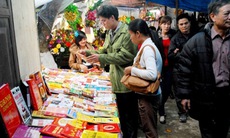 Mùa “gặt” của sách bói toán
