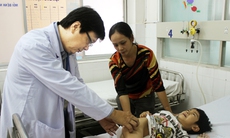 Cuộc sống mới của cậu bé bị dị tật hậu môn